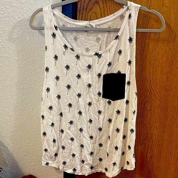 Palm tree tank - Picture 1 of 2